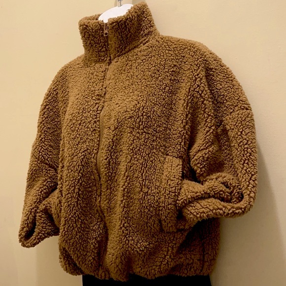 🍒BOGO🍒 Classic Cozy Teddy Bear Sherpa Full Zipper, Deep Pockets & Toggle straps - Picture 3 of 11